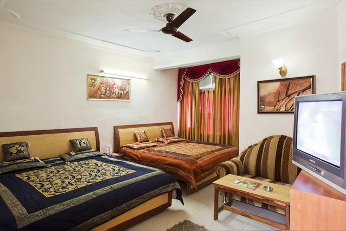 Hotel Kapoor Palace คาตรา ภายนอก รูปภาพ